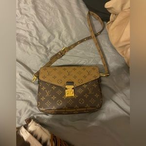 Lv purse